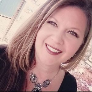 Meet your Posher, Angie